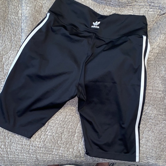Adidas bike shorts, 10” length, only worn twice - Picture 2 of 6